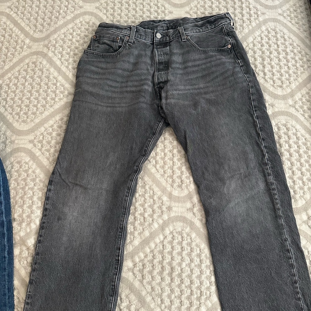 Men's Gray 501 Levis size W38 L32